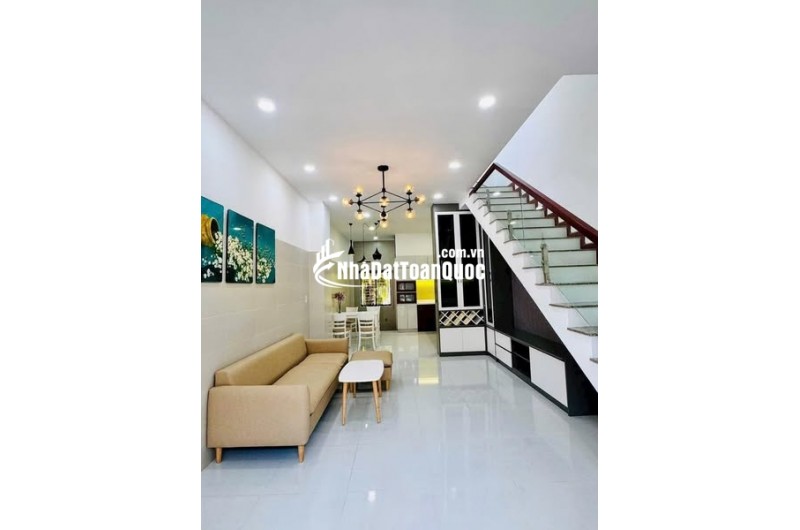 Gần chợ Vườn Lài ngã tư ga hẻm ô tô nhà ngon vào ở ngay nhìn là thích